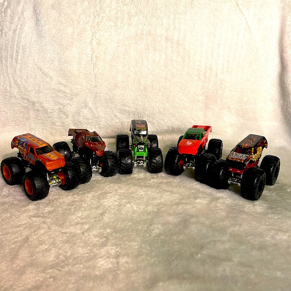 Mattel Hot Wheels Monster Trucks-set of 5